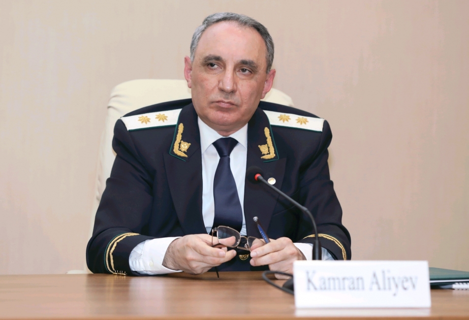 Kamran Əliyev: Münaqişə zonasından kənarda dinc əhalinin yaşadığı şəhər və rayonlara hücumlar dayandırılmalıdır