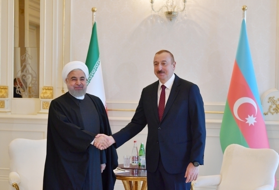 Präsident Hasan Rouhani telefoniert mit Präsident Ilham Aliyev