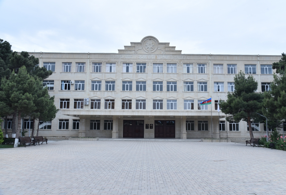 Sumqayıt Dövlət Universitetinin əməkdaşları Silahlı Qüvvələrə Yardım Fonduna 52 min manat köçürüblər