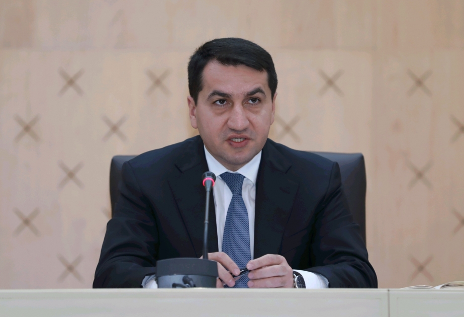 Hikmet Hadjiyev : L'Arménie continue de violer le cessez-le-feu établi pour des raisons humanitaires