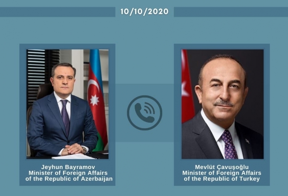 Los cancilleres de Azerbaiyán y Turquía mantienen la conversación telefónica