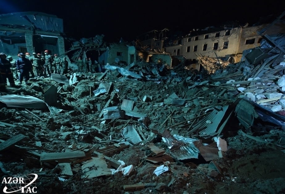 紧急情况部：从被亚方弹道导弹摧毁的住宅楼废墟中抬出17伤者和5具遗体