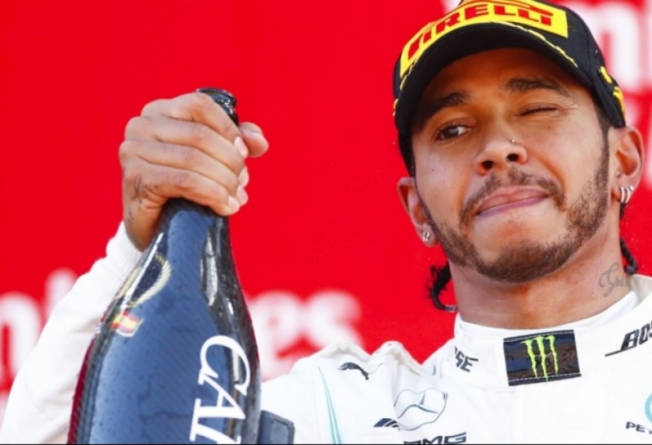 “Mercedes”in pilotu Luis Hamilton Ayfel Qran-Prisinin qalibi olub