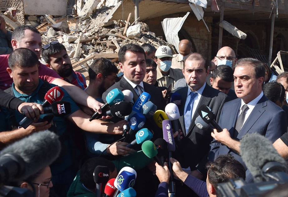 حكمت حاجييف: نعتبر قصف أرمينيا على كنجه بالصواريخ تخريبًا وبربرية