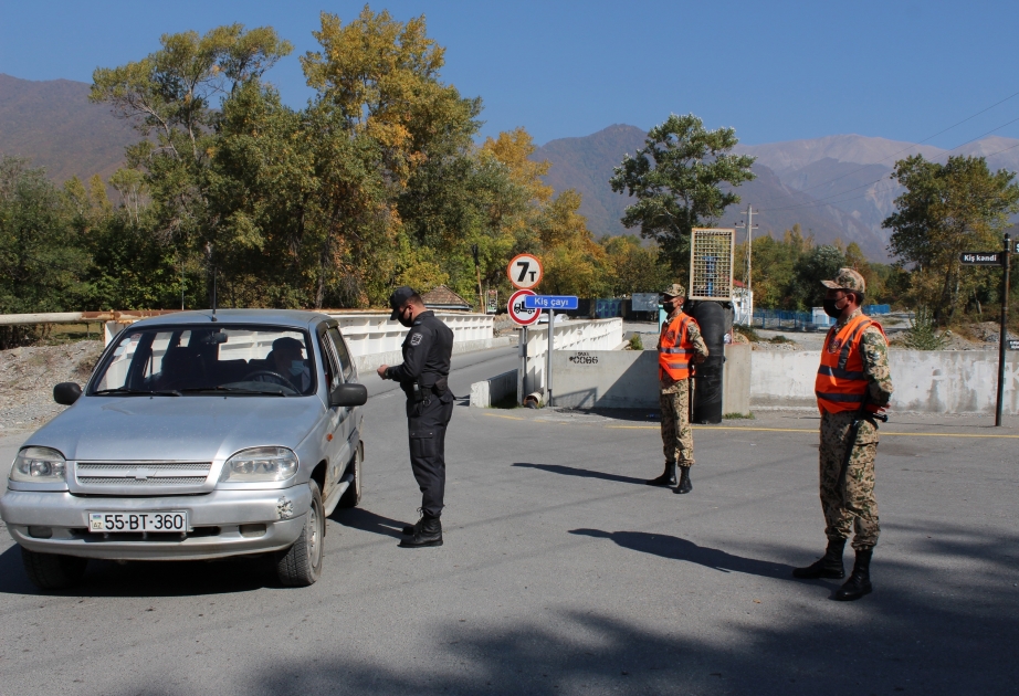 Şəkidə polis və Daxili Qoşunların əməkdaşları karantin rejimi ilə əlaqədar gücləndirilmiş iş rejimində xidmət aparırlar