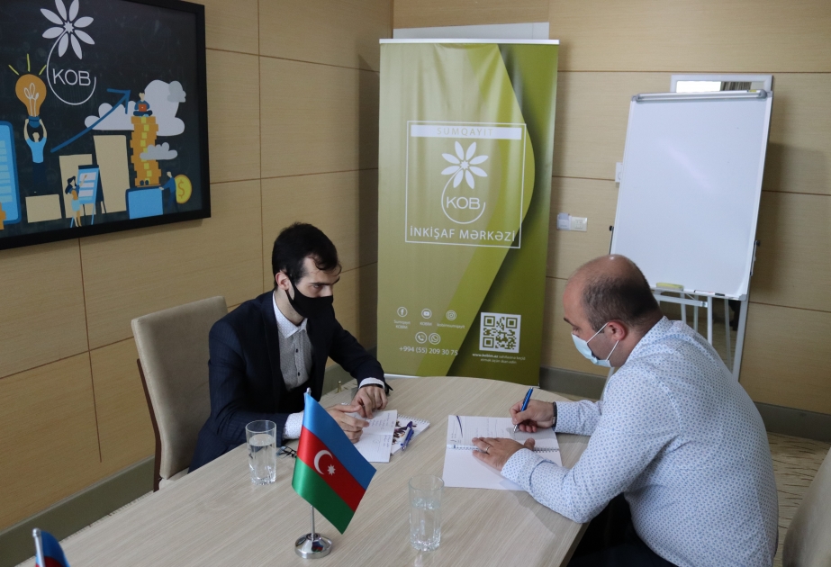 Sumqayıt KOB İnkişaf Mərkəzində fərdi məsləhət xidmətləri göstərilir