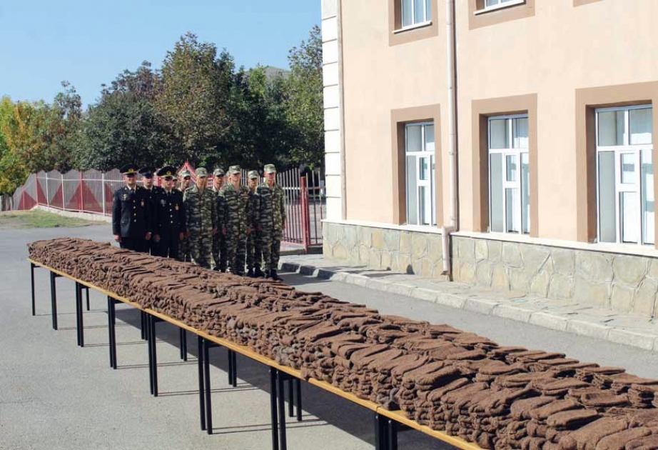 Naxçıvandakı hərbi hissələrə isti qış geyimləri və sovqatlar aparılıb