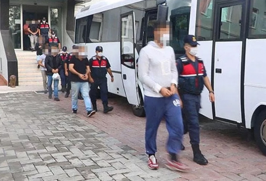Türkiyədə saxta içki istehsal edən qruplaşmanın lideri ələ keçirilib
