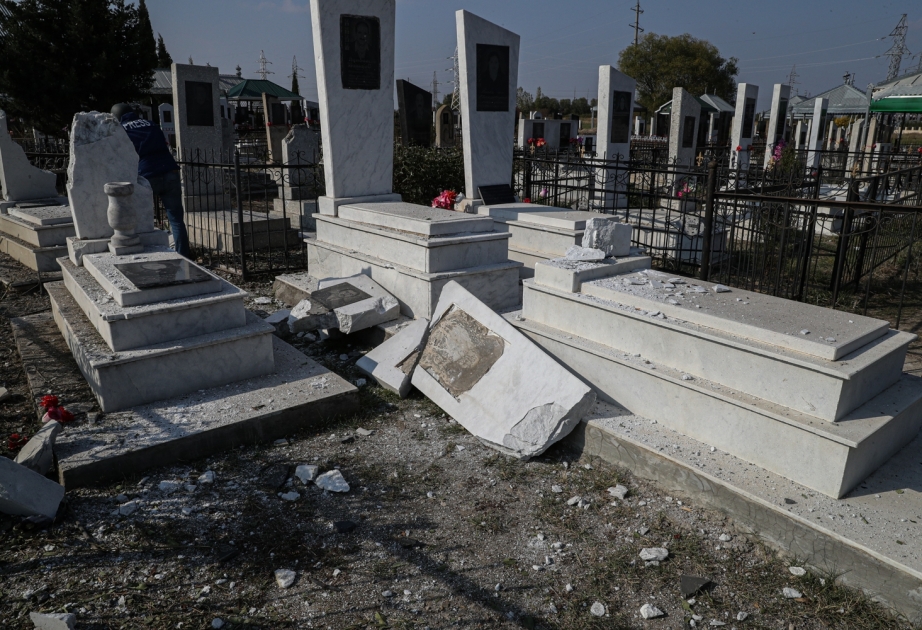 Tərtərdə dəfn zamanı qəbiristanlığa mərmi atılıb, dinc sakinlər arasında ölən və yaralananlar var - YENİLƏNİB  VİDEO