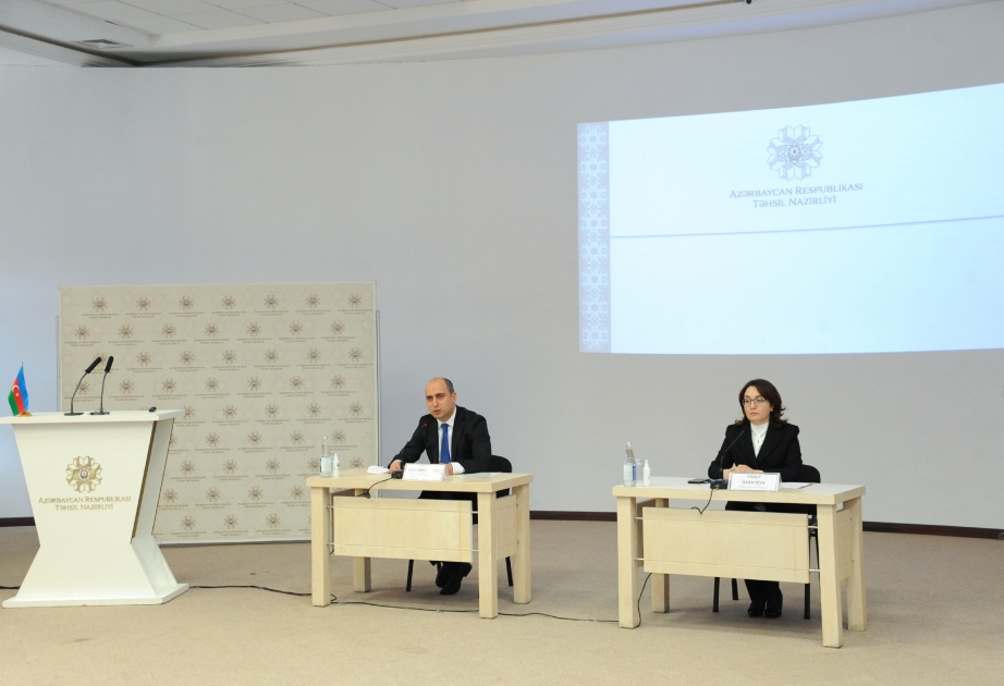 Təhsil naziri Emin Əmrullayev Operativ Qərargahın brifinqində sualları cavablandırıb