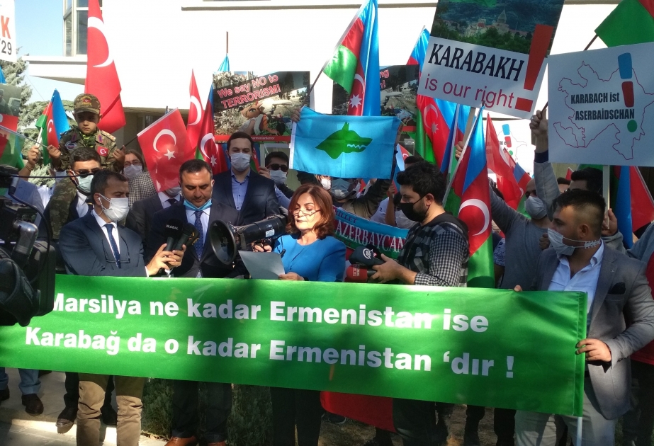Se celebró una acción de apoyo a Azerbaiyán frente a la Embajada de Francia en Ankara