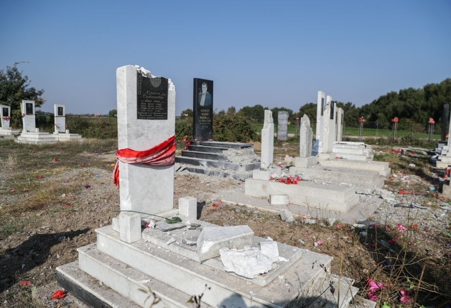 Aghdam: Armenische Einheiten beschießen Friedhöfe weiter