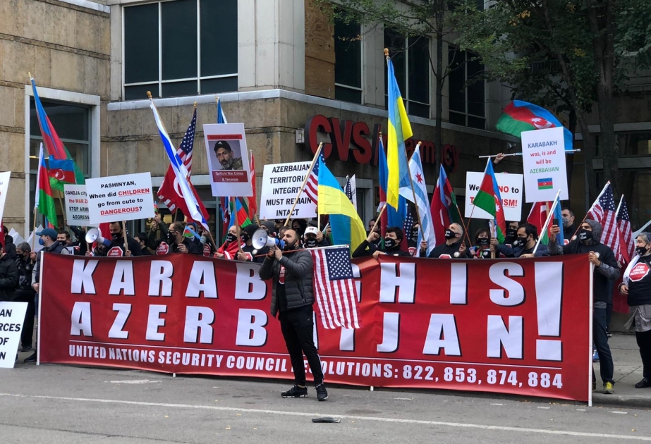 ABŞ-ın İllinoys ştatında yaşayan soydaşlarımız Gəncə terrorunu pisləyən aksiya keçiriblər