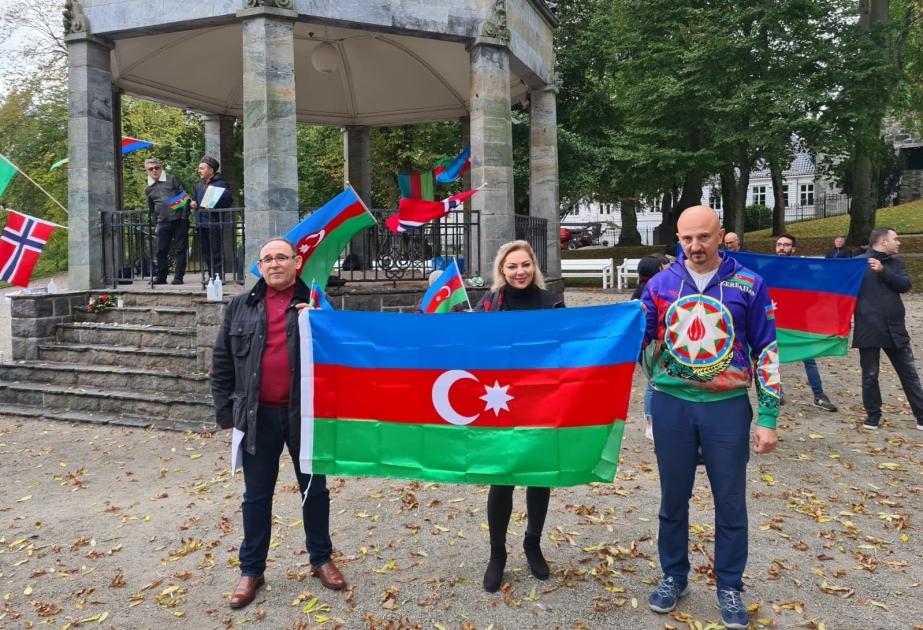 Norveçlilər də terrora “yox!” dedilər