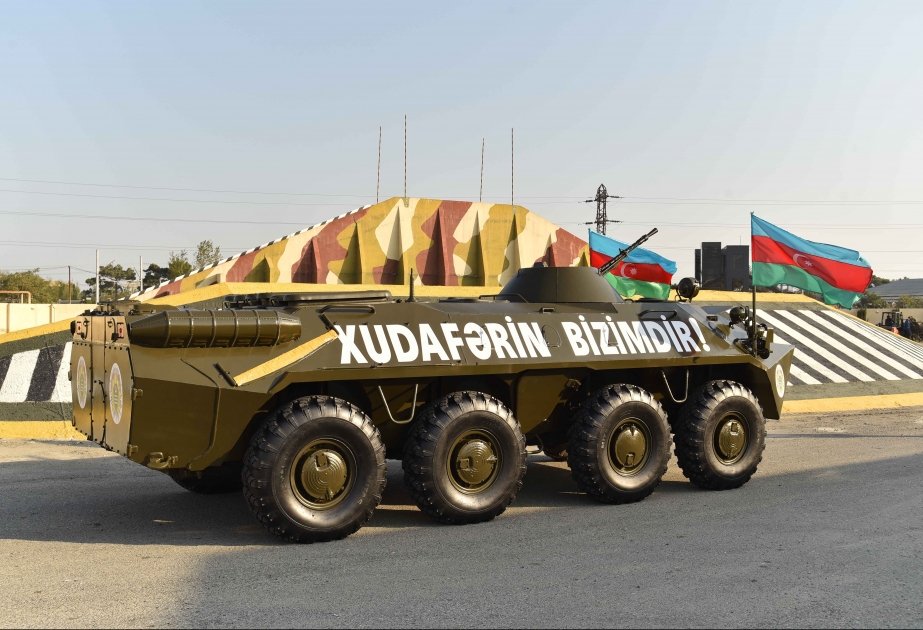Dövlət Sərhəd Xidmətinə BTR-70M tipli zirehli nəqliyyat vasitəsi hədiyyə edilib