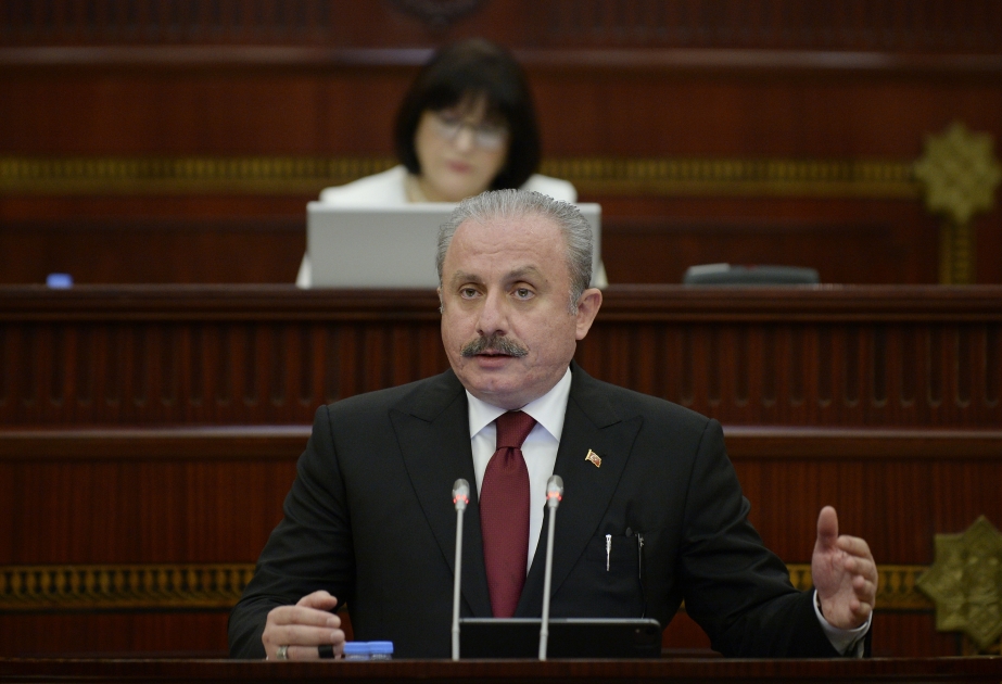Mustafa Şentop: Cəbhədə Azərbaycan Ordusundan ardına belə baxmadan qorxub qaçan ermənilər ancaq mülki insanları hədəf alırlar