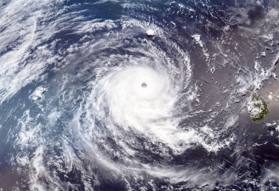 Тайфун Saudel движется к Южно-Китайскому морю