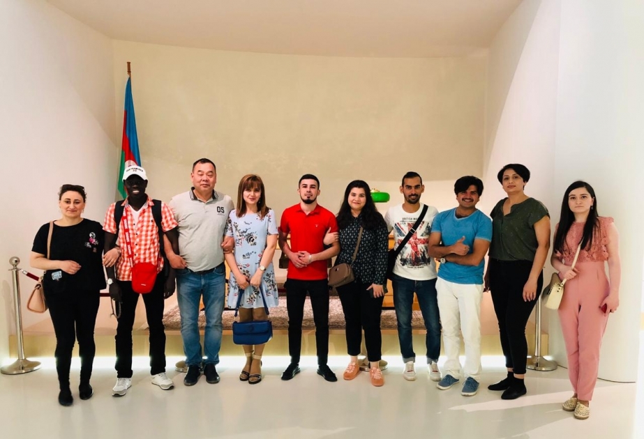 Bakı Slavyan Universitetinin əcnəbi tələbələri “Qarabağ Azərbaycandır!” deyir
