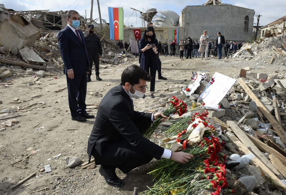 İsrailin səfiri Gəncədə erməni terrorunun acı nəticələrinə şahidlik edib VİDEO