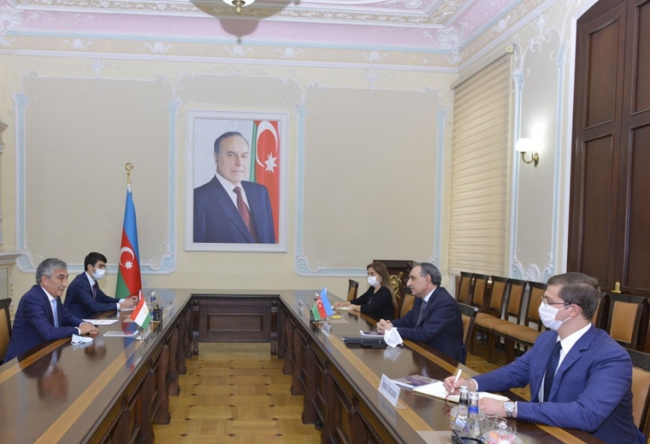 Azərbaycanın Baş prokuroru Tacikistanın ölkəmizdəki səfiri ilə görüşüb