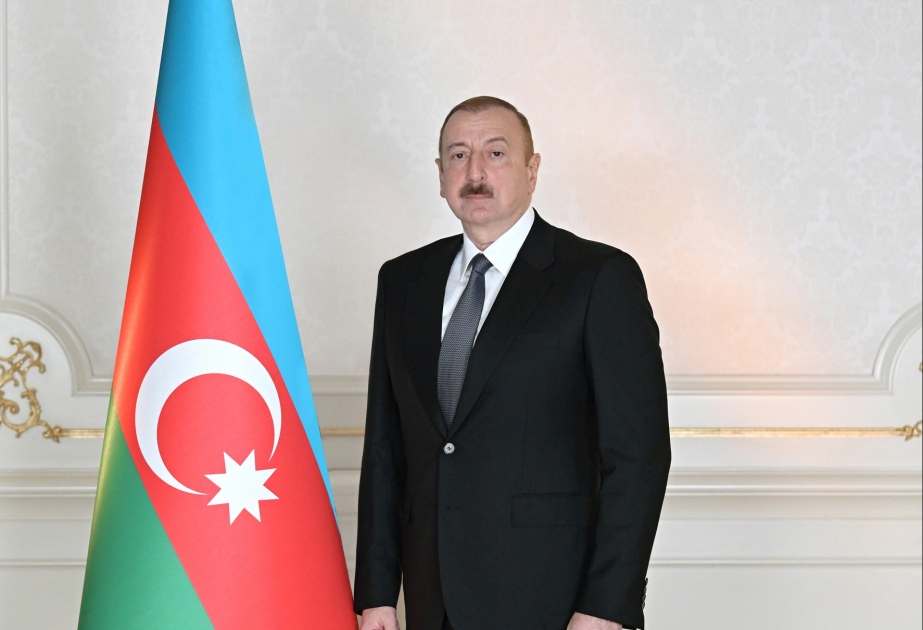 Vətəndaşlar yazırlar: Bu haqlı mübarizədə qalib gələcəyimizə bütün varlığımızla inanırıq, çünki bizim Sizin kimi qüdrətli və müdrik Prezidentimiz var