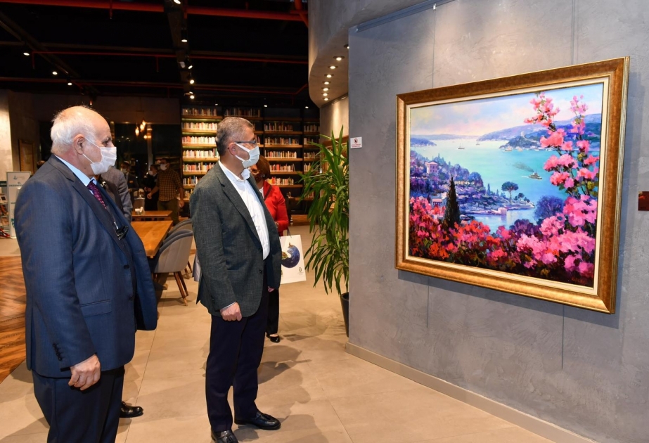 İstanbulda azərbaycanlı rəssam Rafiq Əzizin sərgisi açılıb