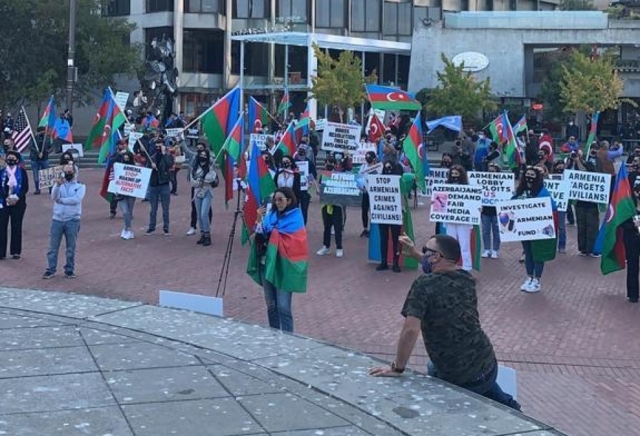 Kaliforniyada Gəncə terroruna etiraz edilib