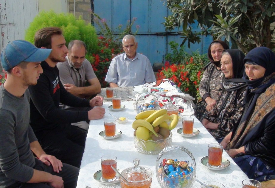 Cəbrayıldan olan köçkün ailəsi: Hər gün doğma yurdumuza qayıtmaq ümidi ilə yaşayırdıq, artıq o gün gəlib çatdı VİDEO