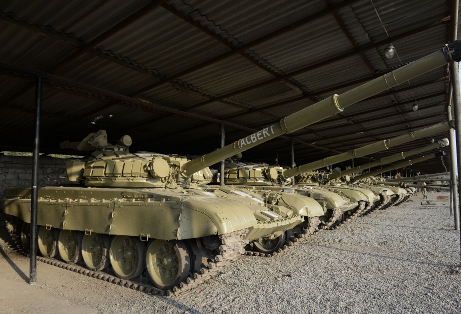 Azərbaycan Ordusunun düşməndən götürdüyü tanklar təmirdən sonra yenidən döyüşə göndərilir FOTO