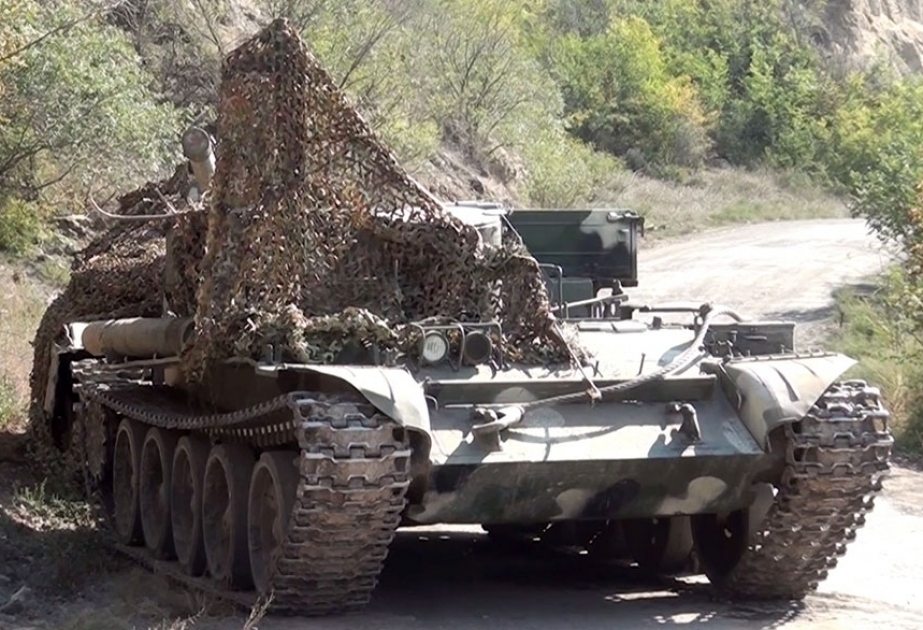 El Ministerio de Defensa de Azerbaiyán publica imágenes de vídeo de equipo militar y municiones dejados por el enemigo en Gubadlí