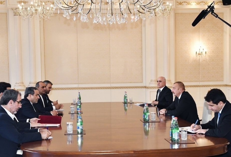 El Presidente Ilham Aliyev recibió a una delegación encabezada por el Enviado Especial del Presidente iraní