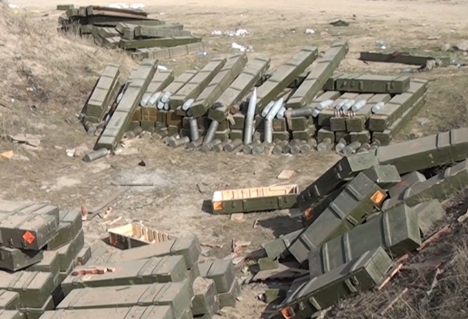 El Ministerio de Defensa de Azerbaiyán publica imágenes de vídeo de municiones y vehículos blindados dejados por el enemigo en el campo de batalla