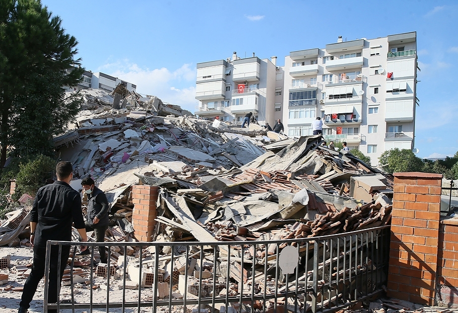 İzmirdə baş verən zəlzələ nəticəsində dörd nəfər həlak olub