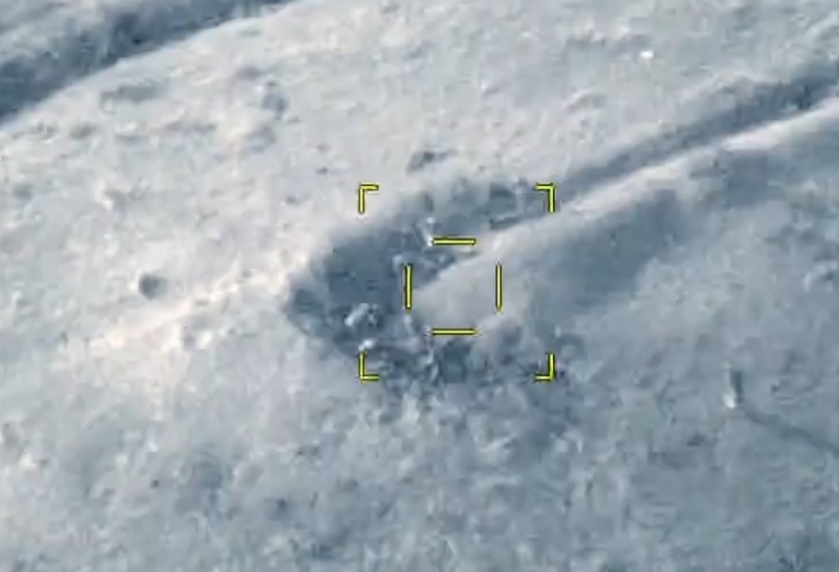 Aserbaidschanisches Kampfflugzeug Su-25 bombardiert Stellungen armenischer Einheiten VIDEO