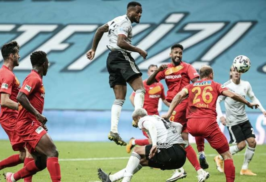 Türkiyə Superliqası: “Başakşəhər” və “Beşiktaş” növbəti qələbəsini qazanıb