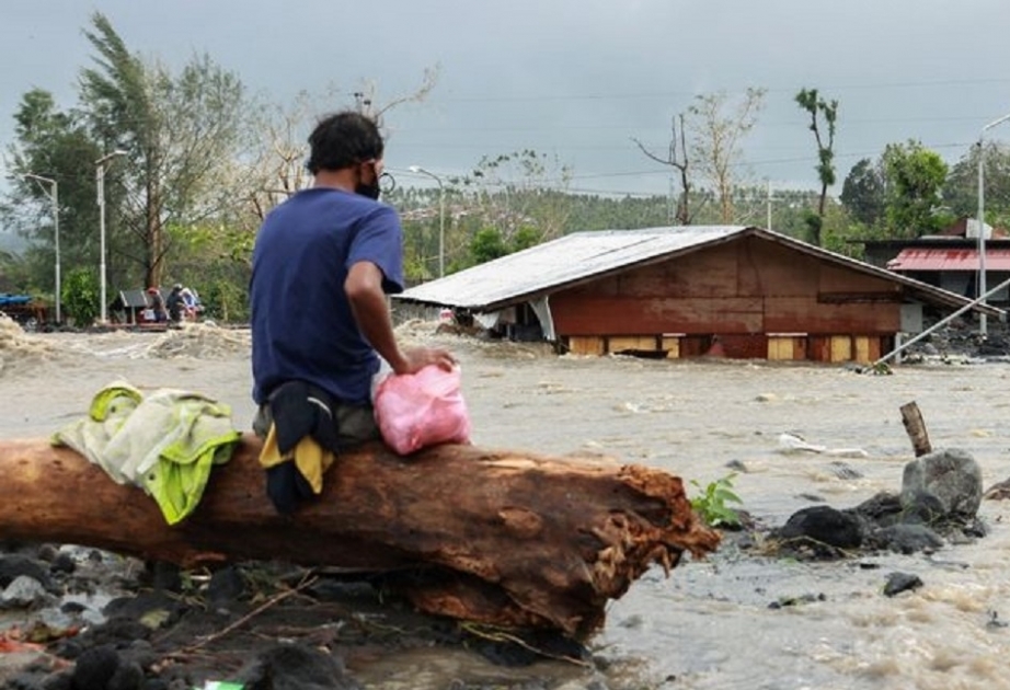 El tifón Goni avanza hacia Vietnam tras causar 16 muertes en Filipinas