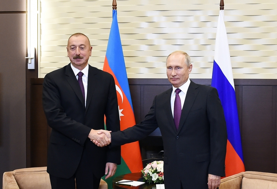 Los Jefes de Estado de Azerbaiyán y Rusia sostuvieron una conversación telefónica