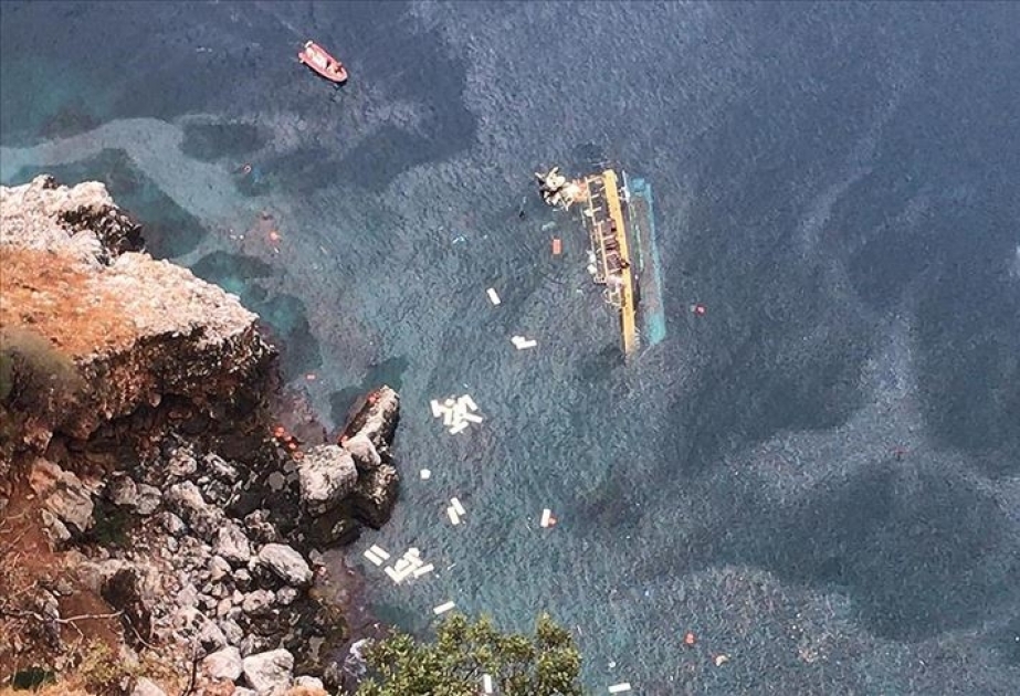 Alanyada batan turist gəmisindən bir nəfərin cəsədi çıxarılıb
