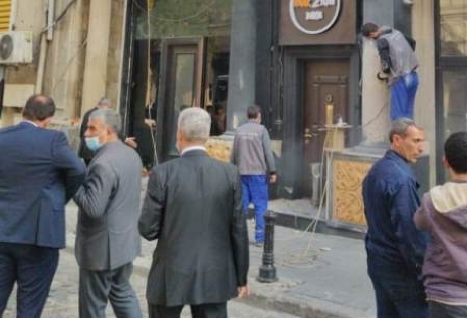 Bakıda tarixi binanın fasadının bir hissəsinin boyanmasına görə icarədar və sahibkar cəzalandırılıb