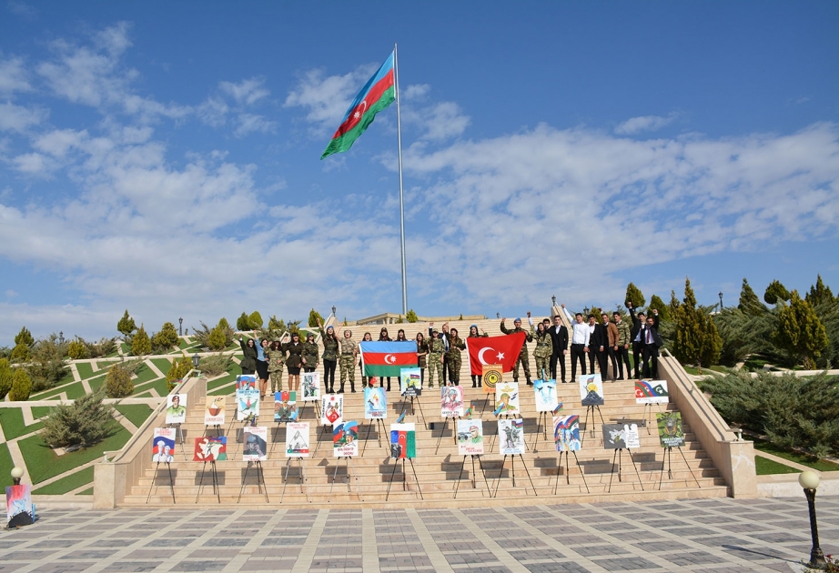 Tələbələr Bayraq Meydanında keçirilən “Qarabağ Azərbaycandır!” adlı rəsm müsabiqəsində iştirak ediblər