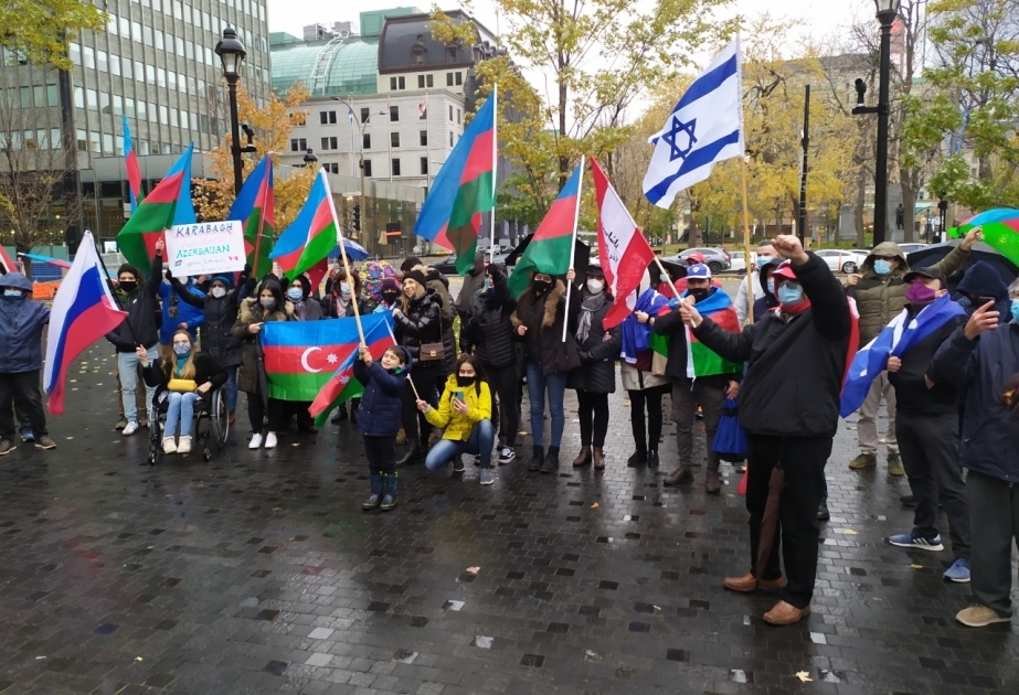 Manifestación celebrada en Montreal para condenar los ataques de los armenios a las ciudades azerbaiyanas