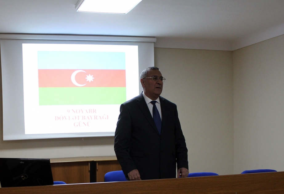 Müqəddəs bayrağımız sarsılmaz birliyimizin simvoludur