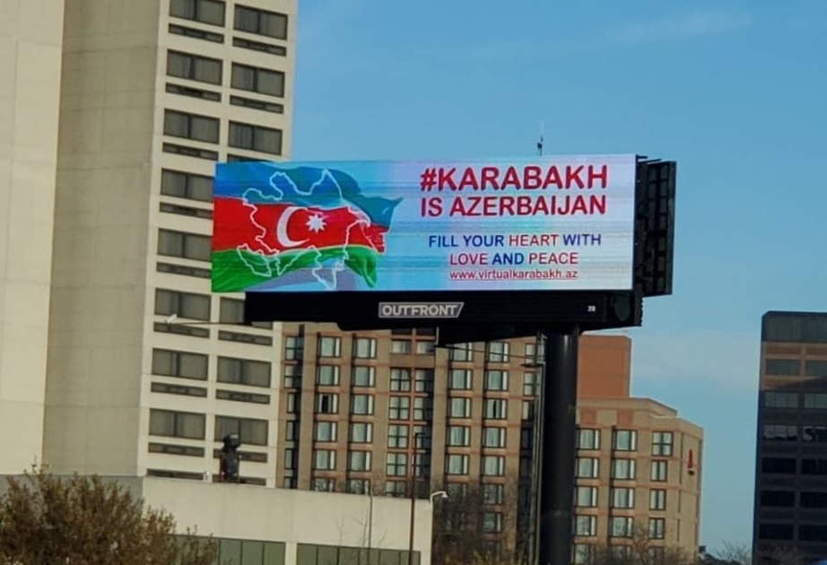 El lema "Karabaj es Azerbaiyán" en las carreteras de Chicago