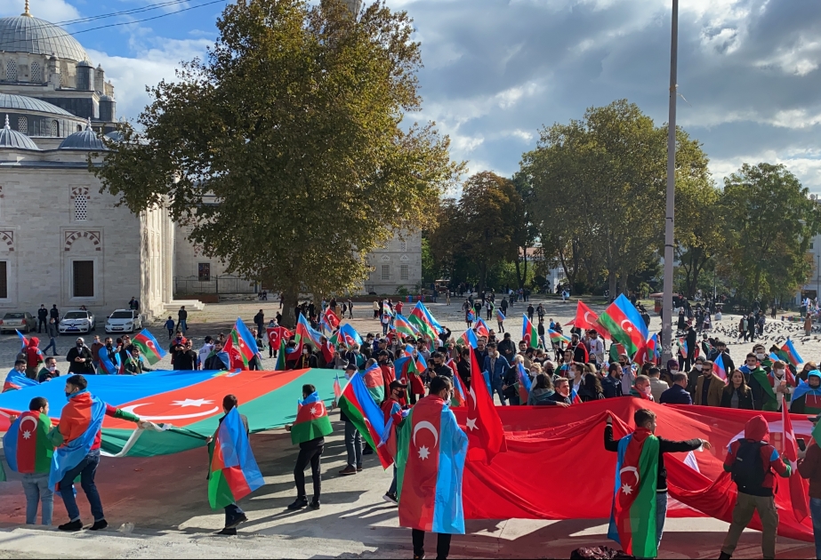 İstanbulda Azərbaycana dəstək mitinqi təşkil olunub VİDEO