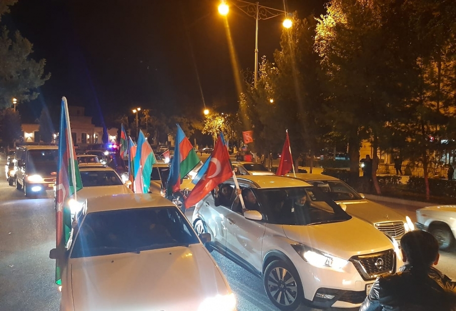 Yevlaxlılar Şuşanın azad olunmasını böyük sevinc və qürur hissi ilə qeyd ediblər VİDEO