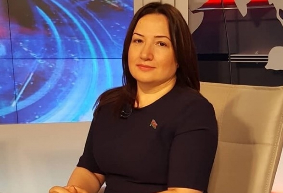 Ay-ulduzlu, üçrəngli bayrağımız zirvələrdə əzəmətlə dalğalanır