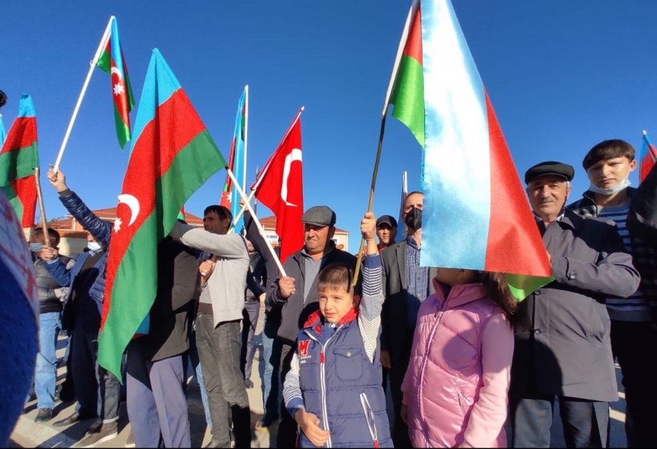 Qusarda bayram coşqulu Bayraq yürüşü VİDEO