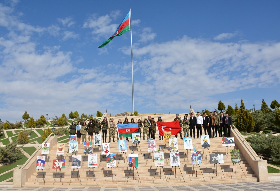 Naxçıvan Dövlət Universitetində Dövlət Bayrağı Günü silsilə tədbirlərlə qeyd olunub
