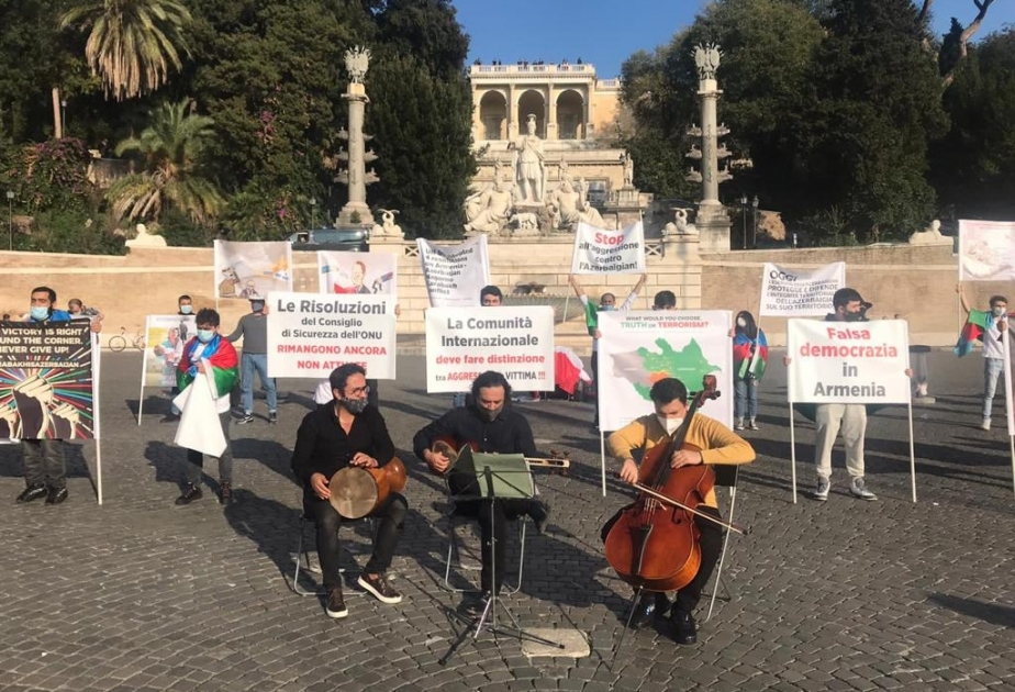 İtaliyanın Roma və Piza şəhərlərində Dövlət Bayrağı Günü ilə əlaqədar tədbir keçirilib
