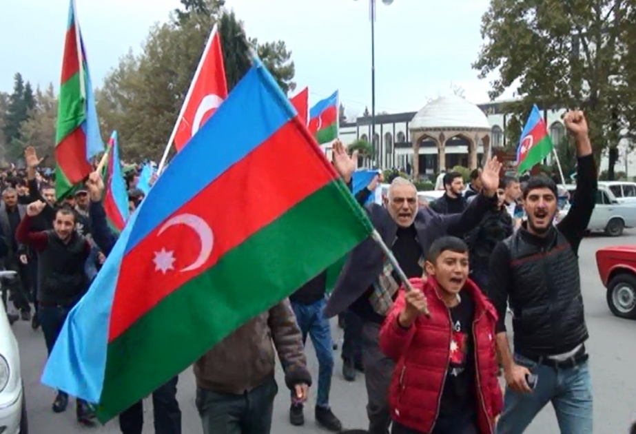Şanlı Qələbənin sevinci: 28 illik Qarabağ həsrətinə son qoyulması İmişlidə böyük coşqu ilə qeyd olunub
